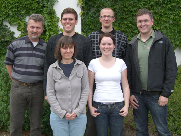 Vereinsfoto "Einfach Kind sein" e.V.: Dr. Thomas Bräuer, Kerstin Schönfelder, Sebastian Bieler, Christine Sähn, Christian Stelzner, Matthias Haase (Vereinsmitglied)